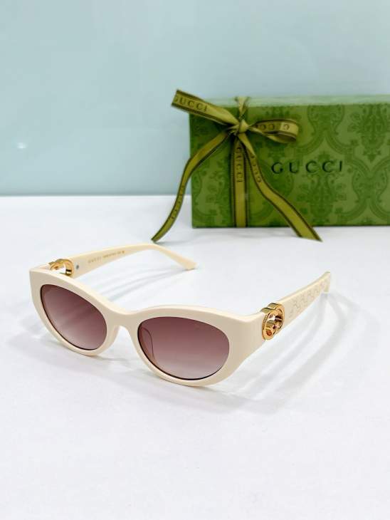 Picture of Gucci Sunglasses _SKUfw79566936fw
